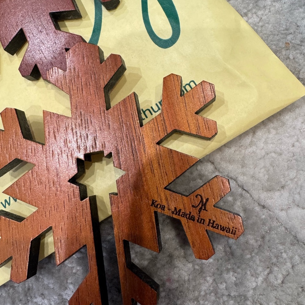 Martin & MacArthur Koa Wood 3D Snowflake Ornament - Authentic - Picture 2 of 3